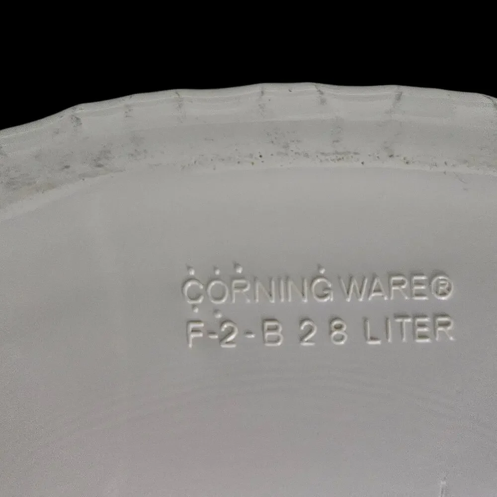 CorningWare French White F-2-B Oval Casserole Dish 2.8L Fluted Bakeware
